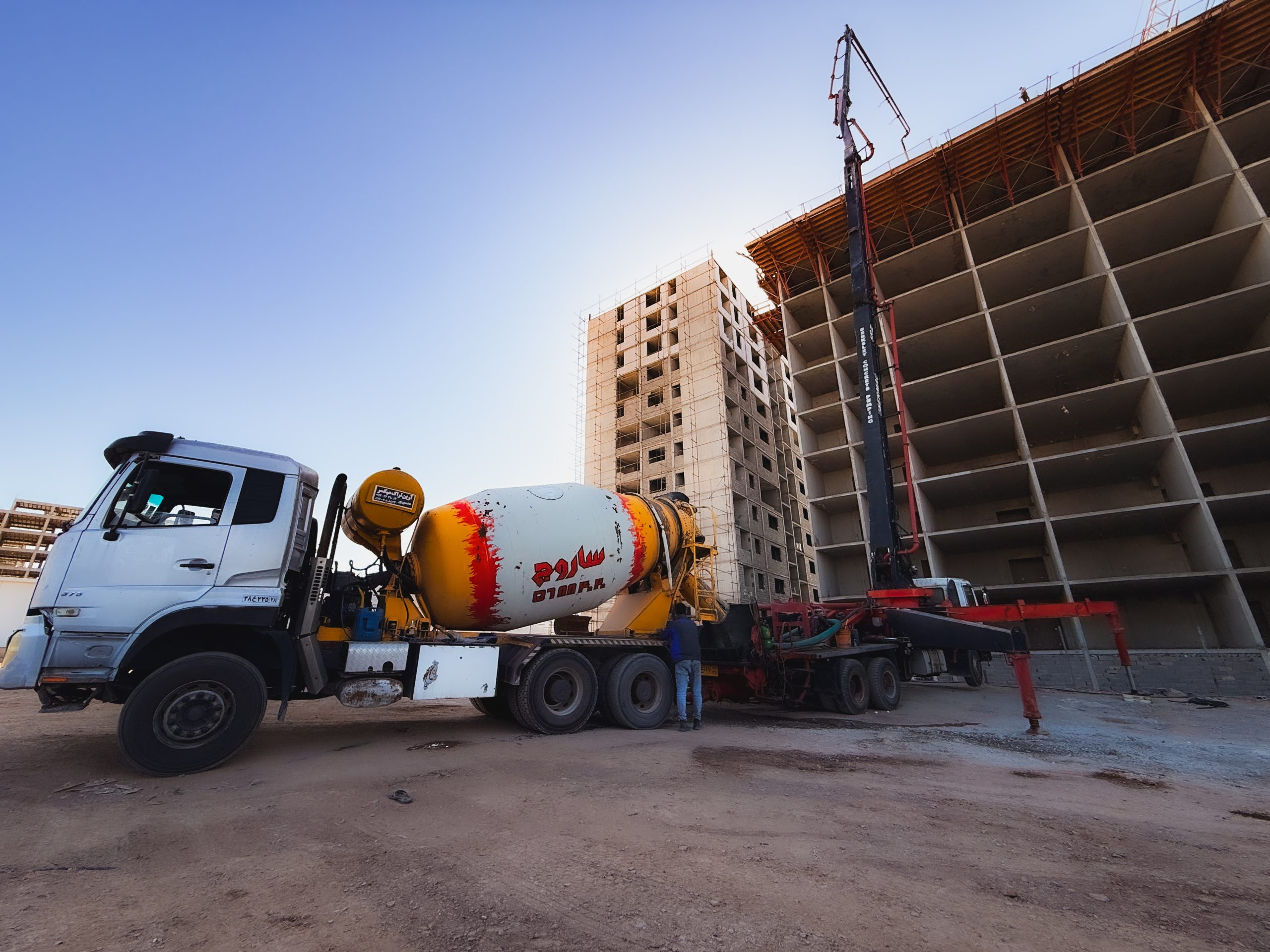 بتن عیار 350 خرید بتن آماده در پرند فهندژ - ساروج بتن اربابیان