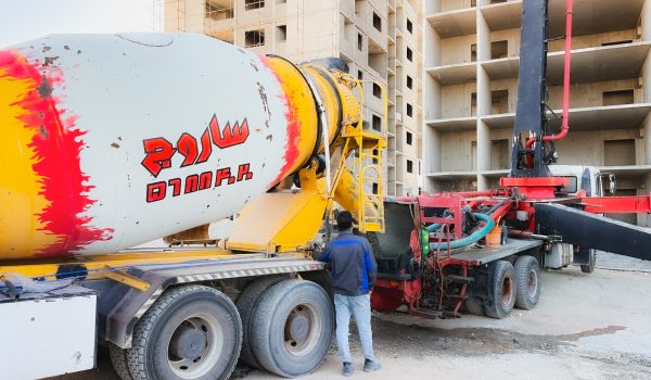 بتن با رده مقاومتی C25 خرید بتن آماده در پرند فهندژ - ساروج بتن اربابیان