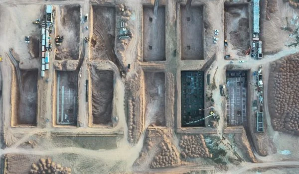 بتن ریزی سقف - تولید بتن پروژه مسکونی ماهان البرز پرند - ساروج بتن اربابیان