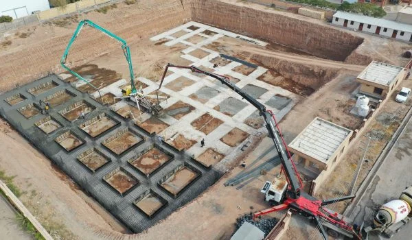 تراک میکسر پیشرفته حمل بتن در شهرک صنعتی پرند - ساروج بتن اربابیان