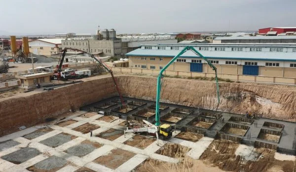 بتن با رده مقاومتی C30 در شهرک صنعتی پرند - ساروج بتن اربابیان